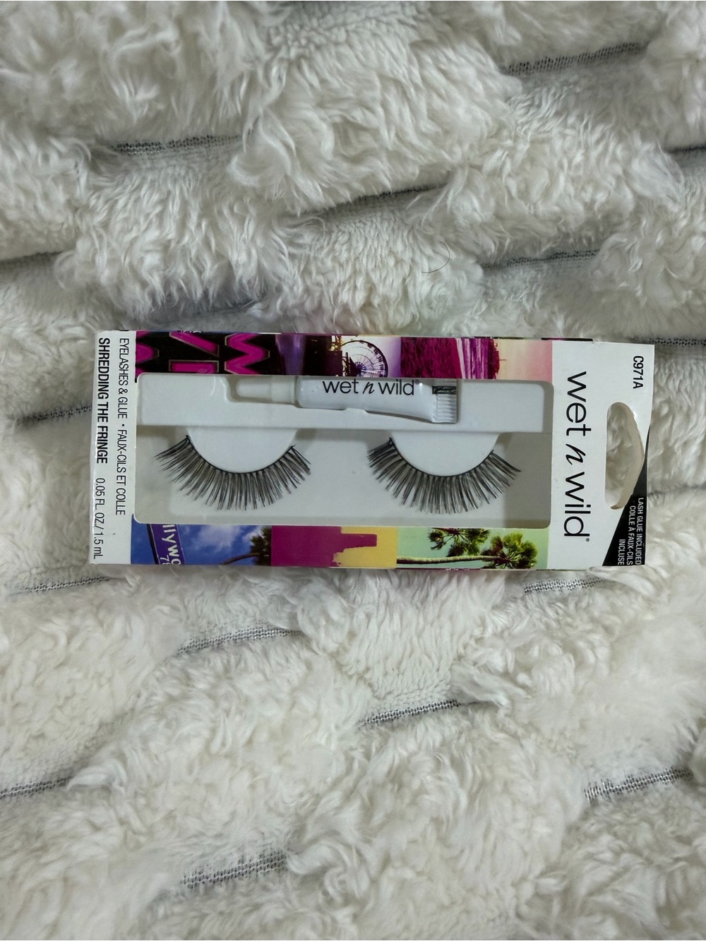 wet n wild Natural Black False Eyelashes with Glue